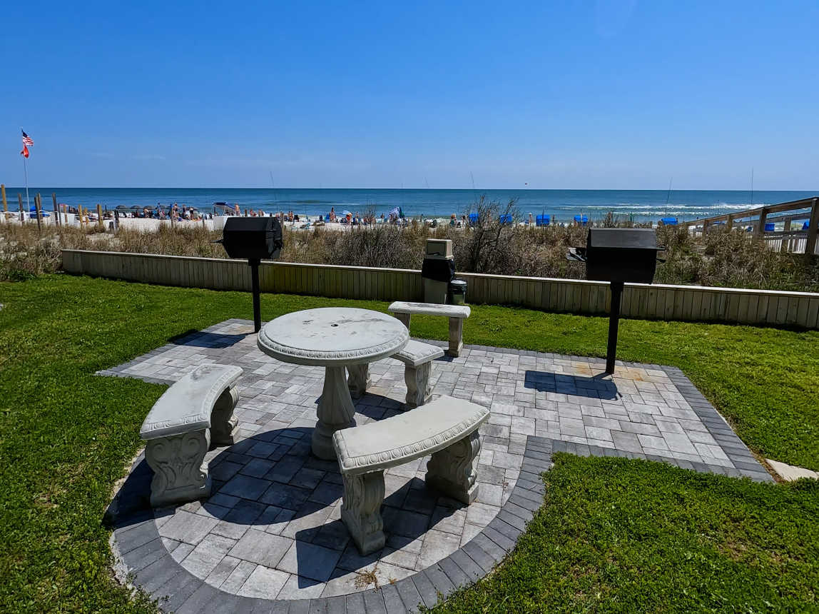 Perdido Sun Resort Beachfront BBQ Area
