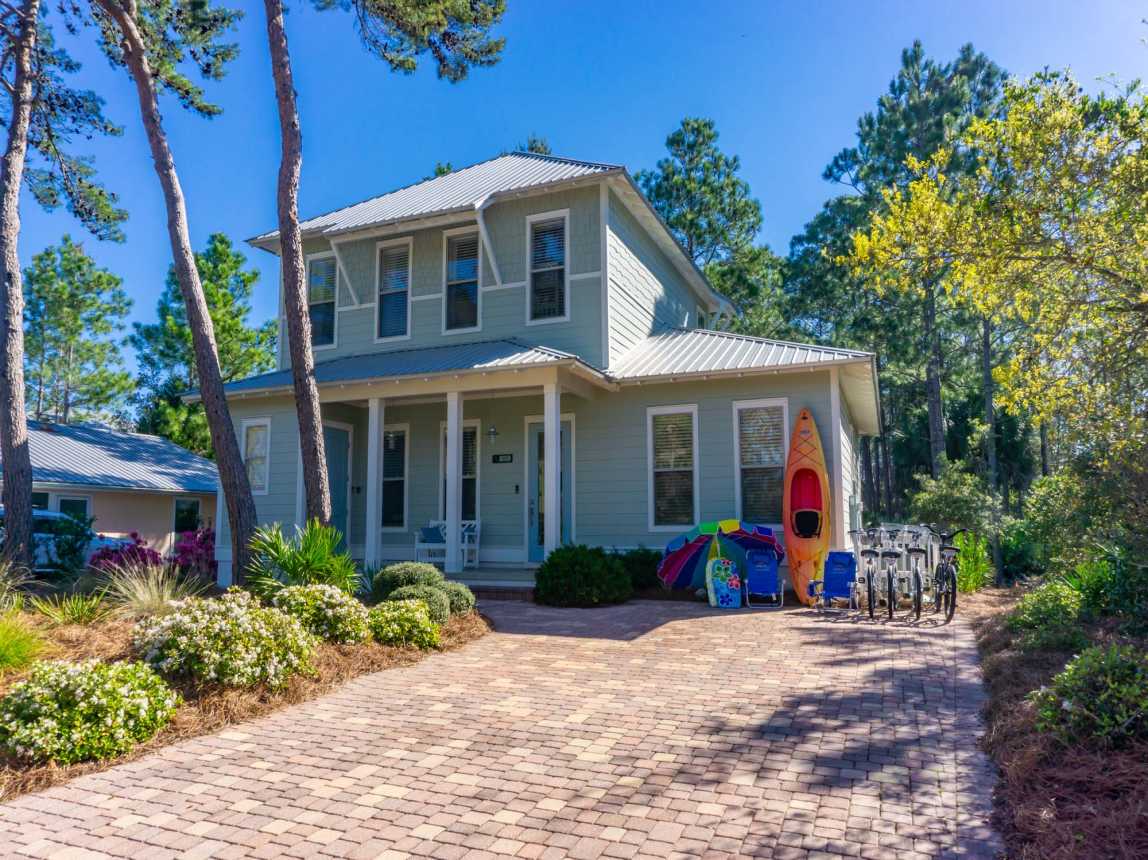 Beautiful house with lots of extras!