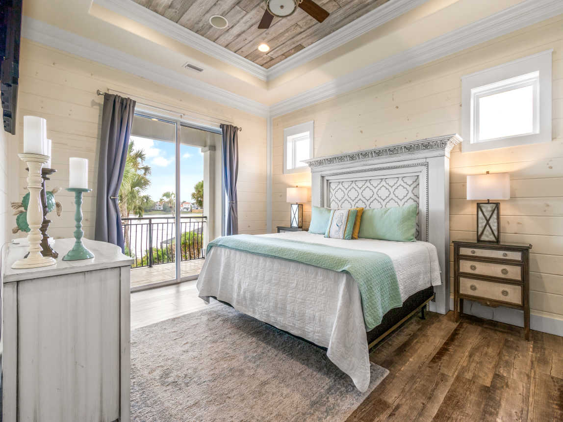 Second Floor King Guest Bedroom 4 with en-suite &amp; Balcony