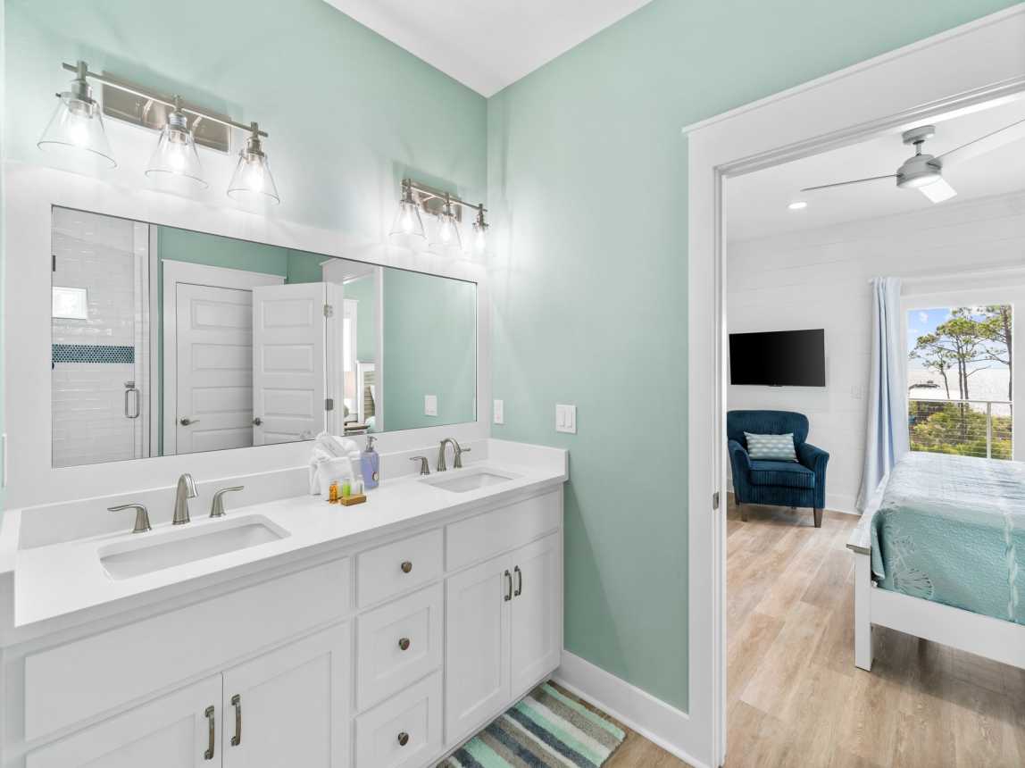 2nd level bath for South King Bedroom.