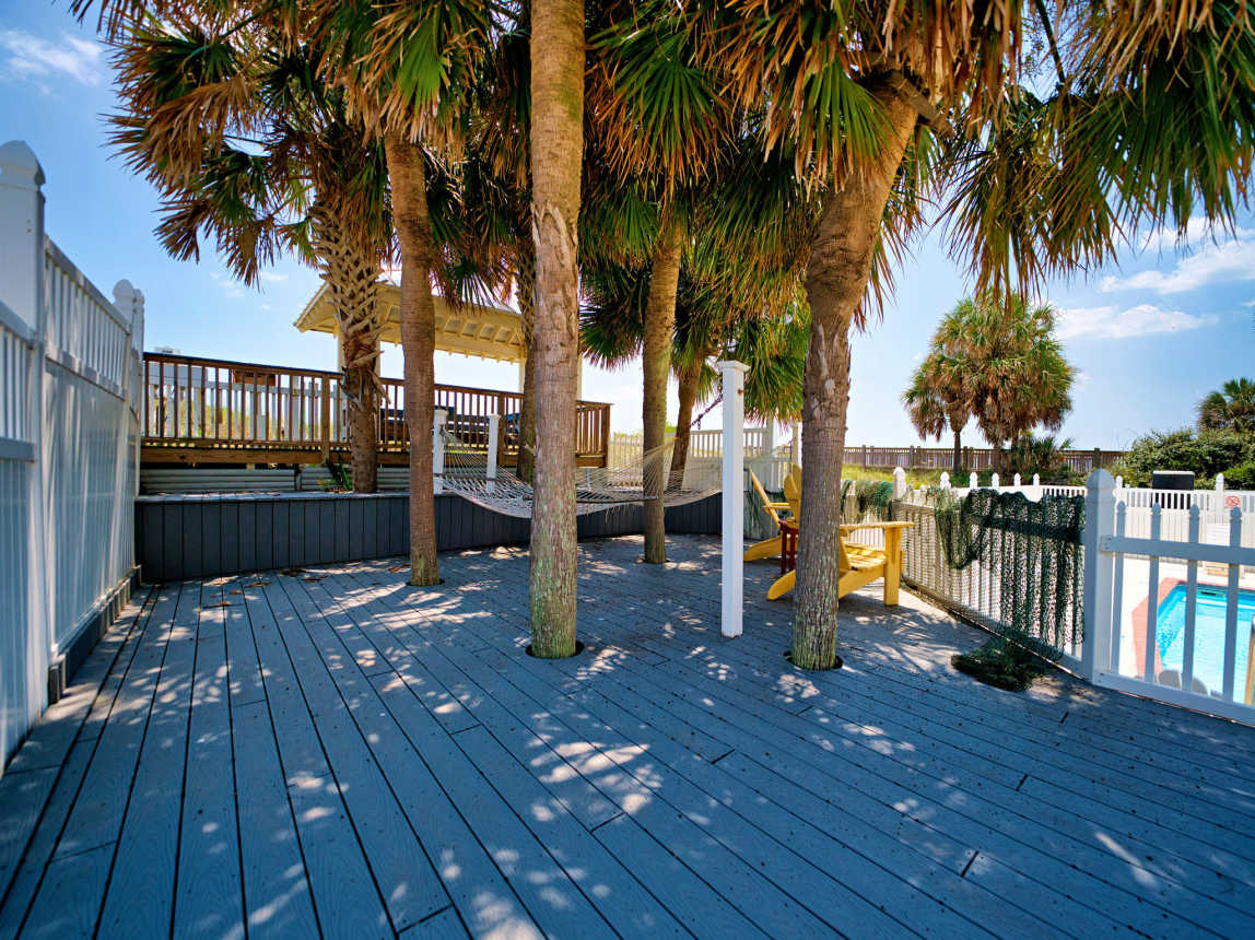 Hammock area around the pool