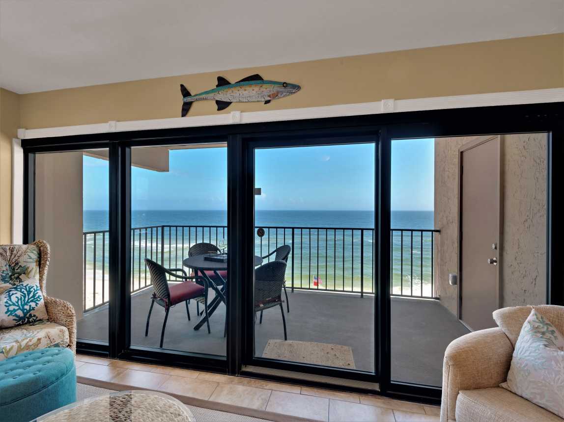 The view from the livng area is gorgeous!