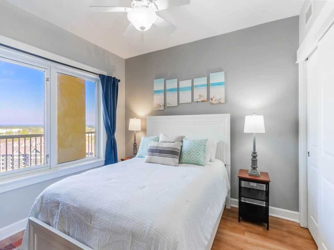 Bedroom 2 Queen Bed with adjoining full Bath