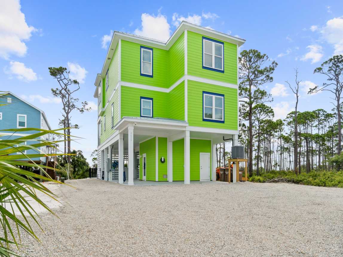 4 bedroom - 5 bath home as you enter the property