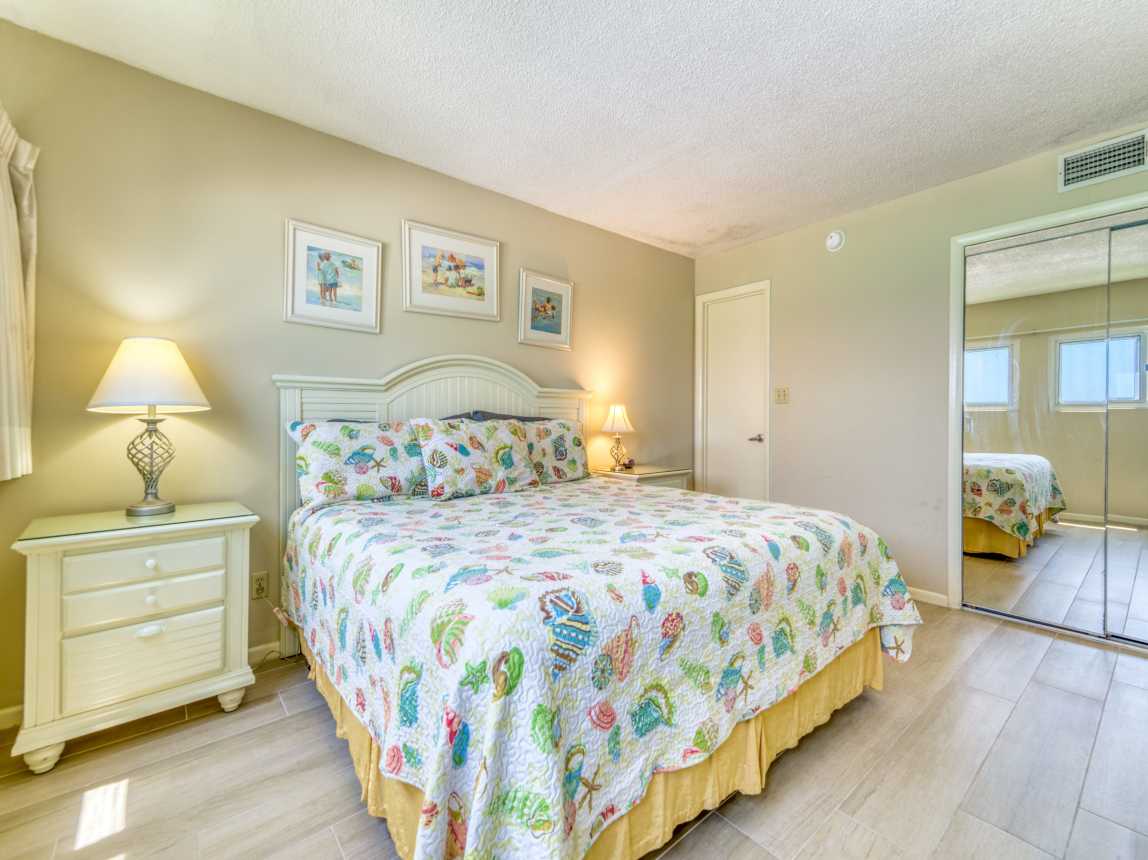 Wake up refreshed in this comfy king bed.