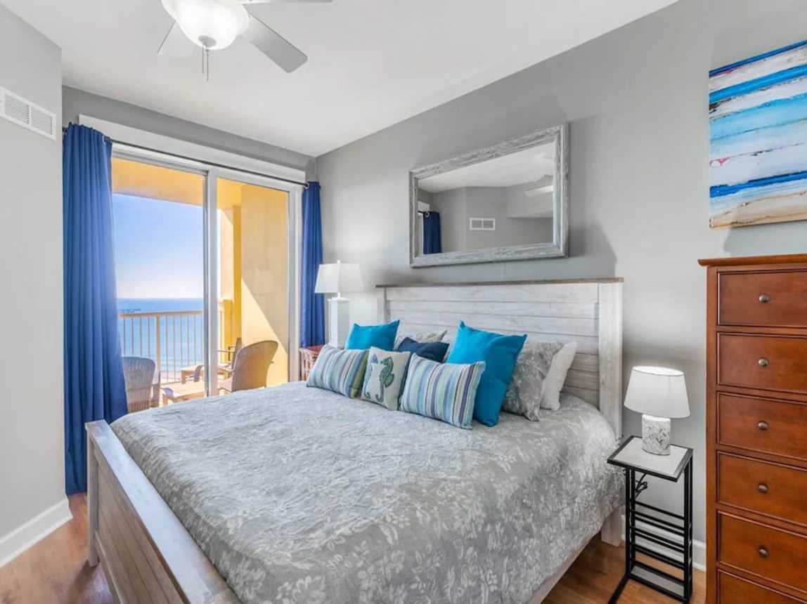 King Bed w/Dream Cloud in Master Bedroom