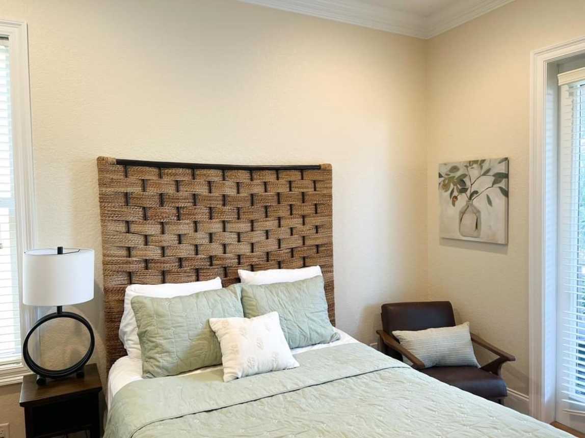 Queen Bedroom suite 2nd floor