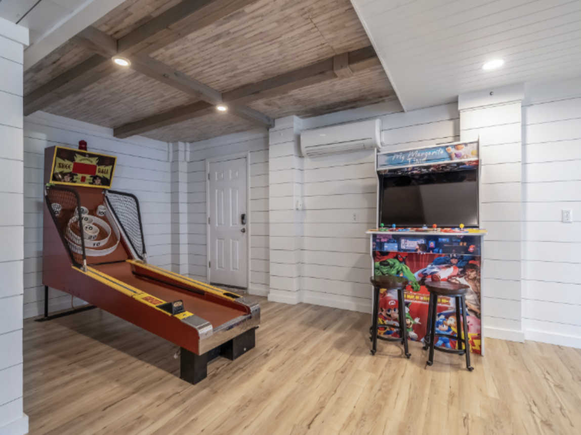 Other pictures of the game room