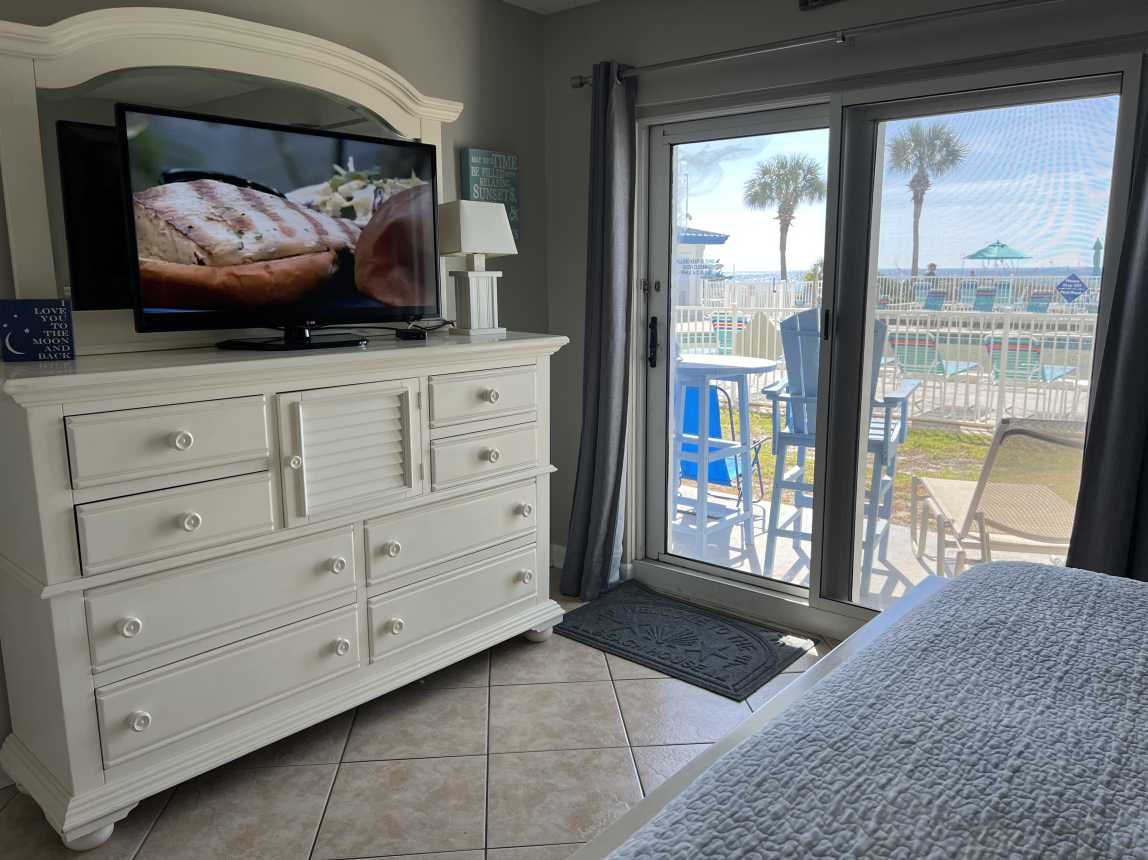 Beautiful views from the King Master Suite! LIFE IS GOOD in Flip Flops!