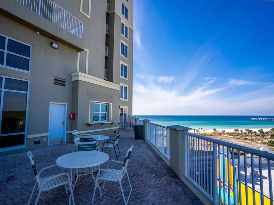 Tower 2 Pool with Seasonal Tiki Hut