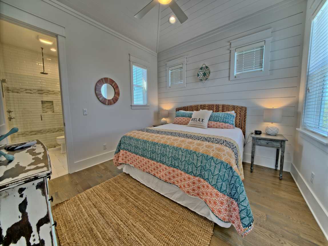 3RD FLOOR KING BEDROOM