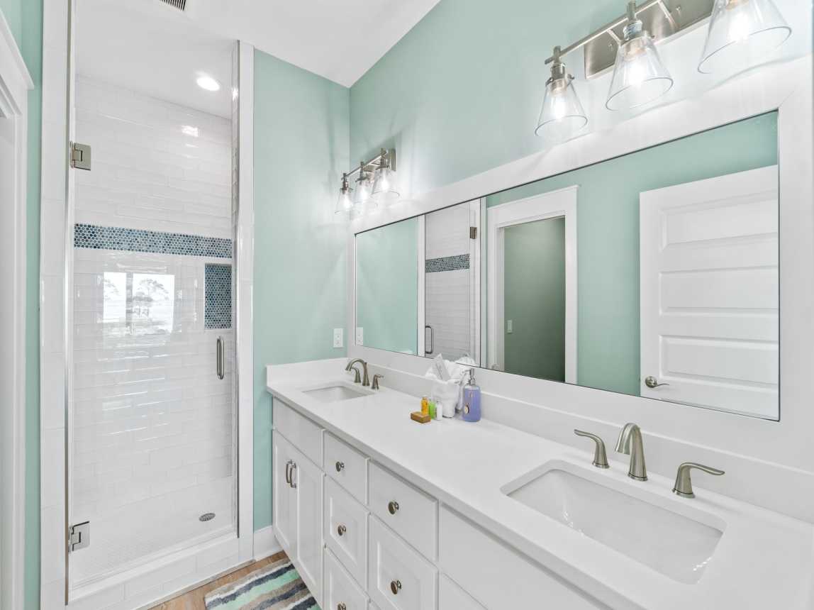 2nd level Bath for North King Bedroom.