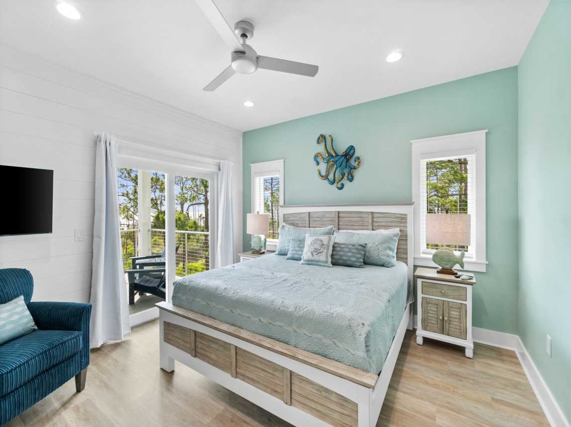 2nd level South King Bedroom Suite, facing the bay!