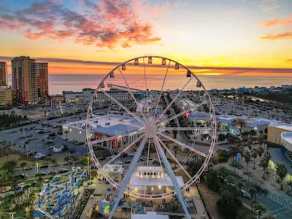 Pier Park is right next door! SHOPPING, RESTAURANTS, and ENTERTAINMENT