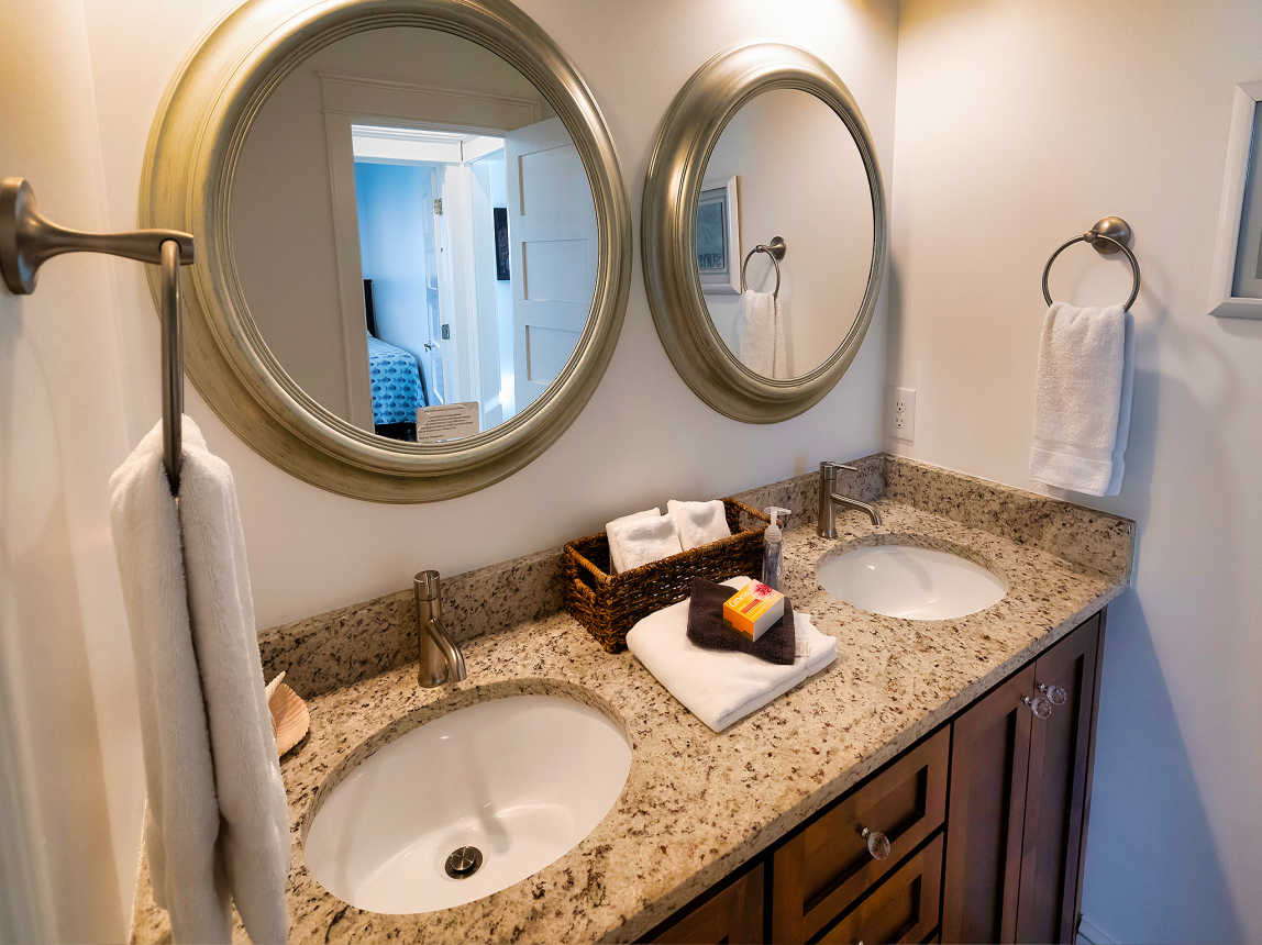 Cottages at Romar C3 Upstairs Bathroom