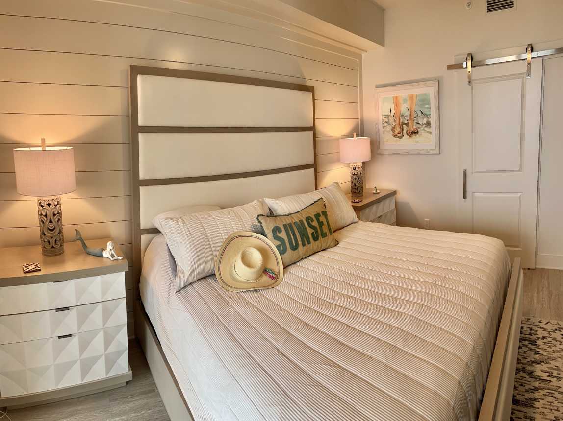 MERMAID SLEEPS SOUNDLY WITH THE NEW PLUSH KING PILLOW-TOP MATTRESS SET.ZZZzzz