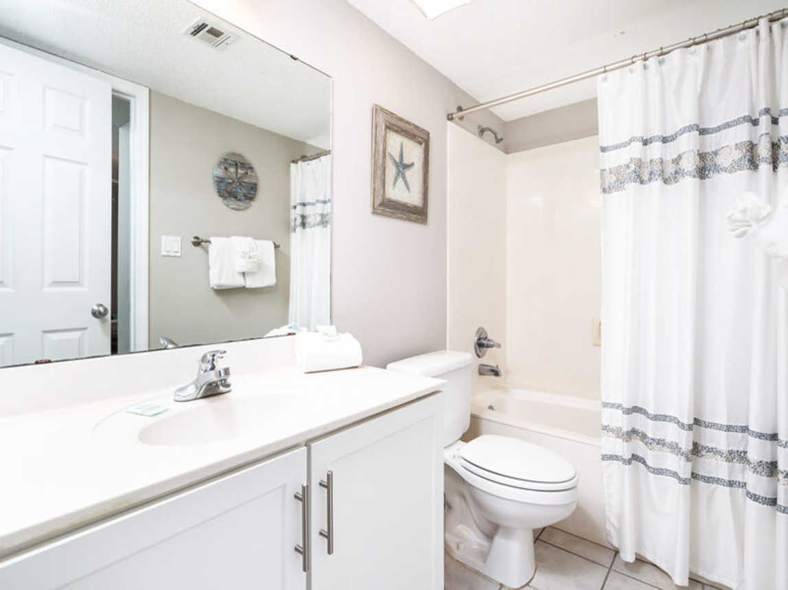 Guest Bath - 
Gulf Dunes 413 Fort Walton Beach Okaloosa Island Vacation Rentals