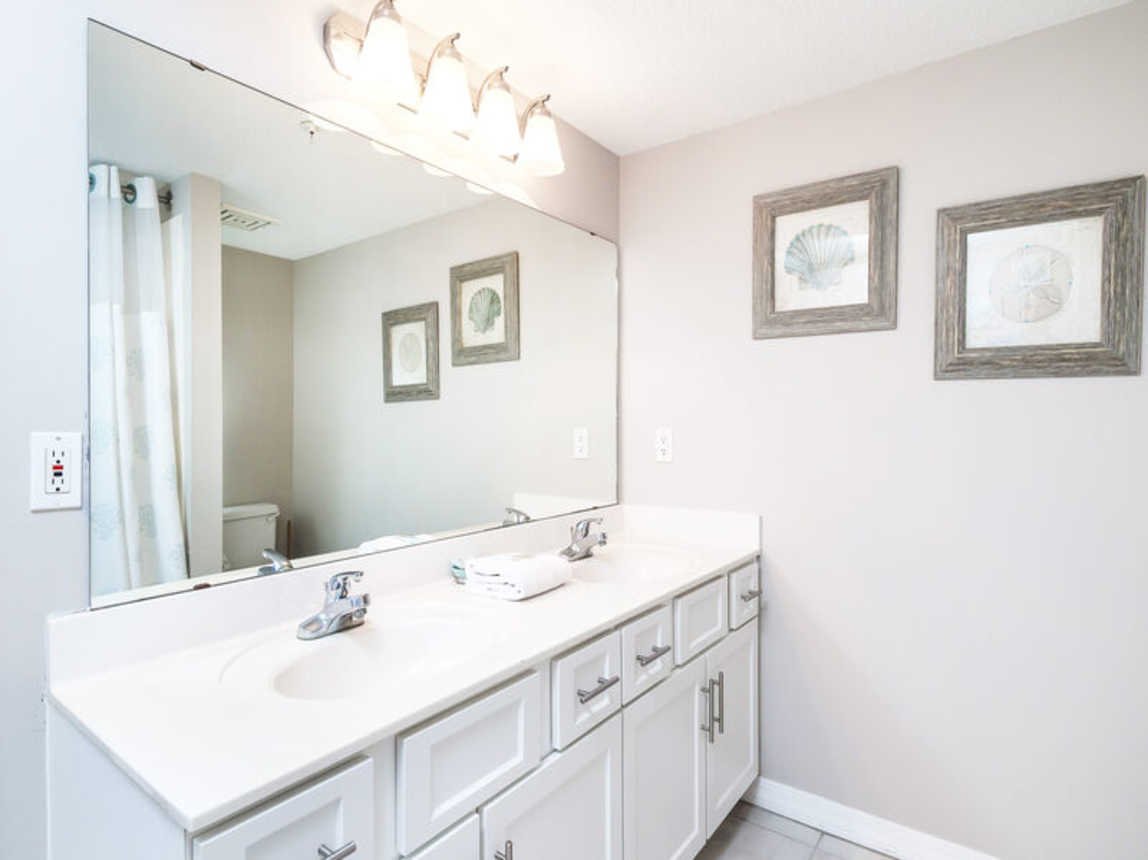 Master Bath - 
Gulf Dunes 413 Fort Walton Beach Okaloosa Island Vacation Rentals