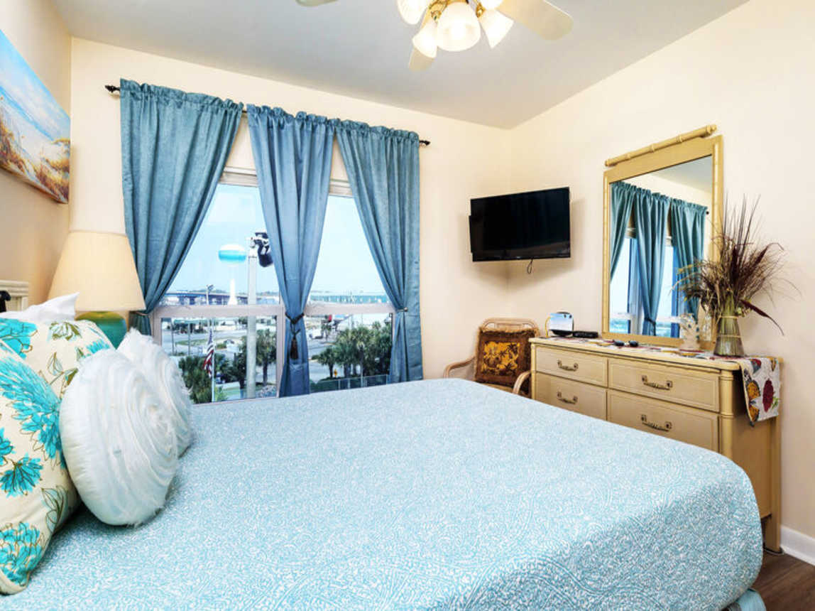 Guest Bedroom, Sea Oats Resort Okaloosa Island Fort Walton Beach Destin Vacation Rentals