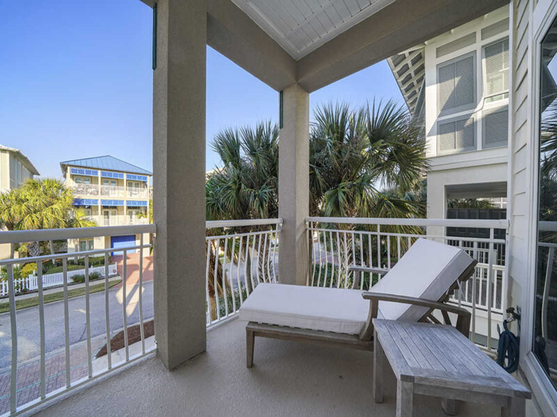 Isle of Skye - Waterfront Vacation Rental Home with Community Pool and Beach View on Holiday Isle Destin, Florida - Five Star Properties Destin/30A