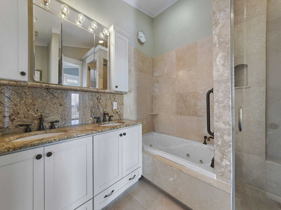 Isle of Skye - Waterfront Vacation Rental Home with Community Pool and Beach View on Holiday Isle Destin, Florida - Five Star Properties Destin/30A