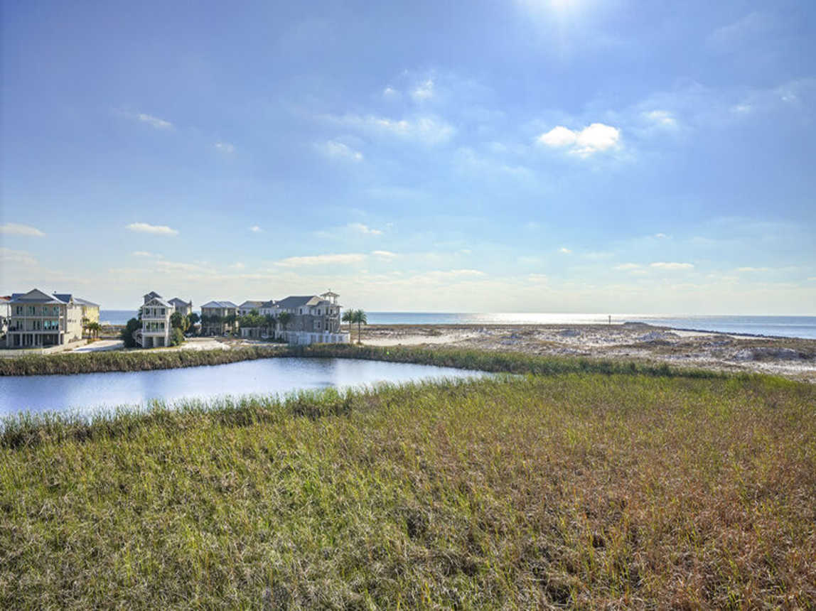 Isle of Skye - Waterfront Vacation Rental Home with Community Pool and Beach View on Holiday Isle Destin, Florida - Five Star Properties Destin/30A