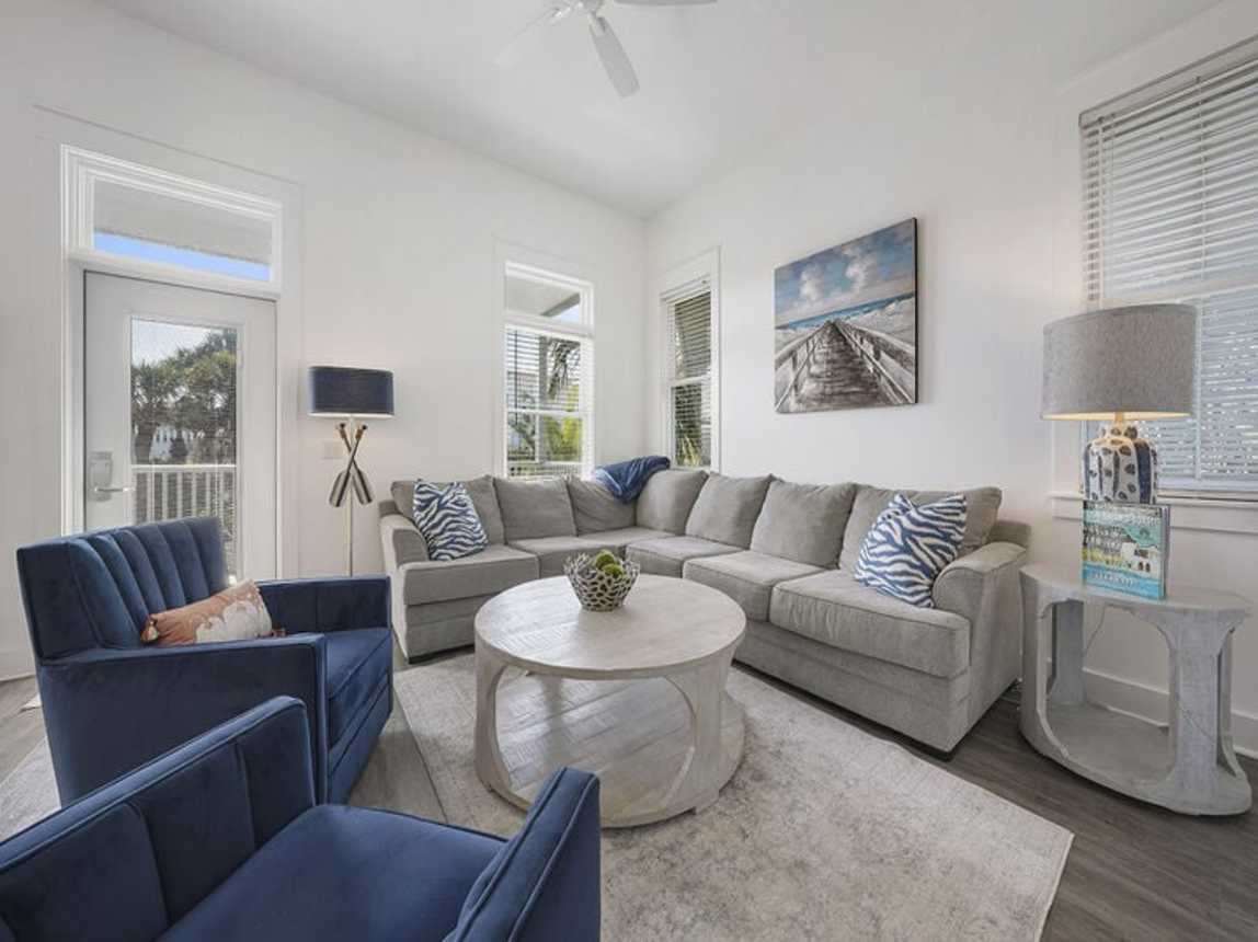 Val-Holla - Vacation Rental House with Private Pool Near Beach on Holiday Isle in Destin, Florida - Five Star Properties Destin/30A