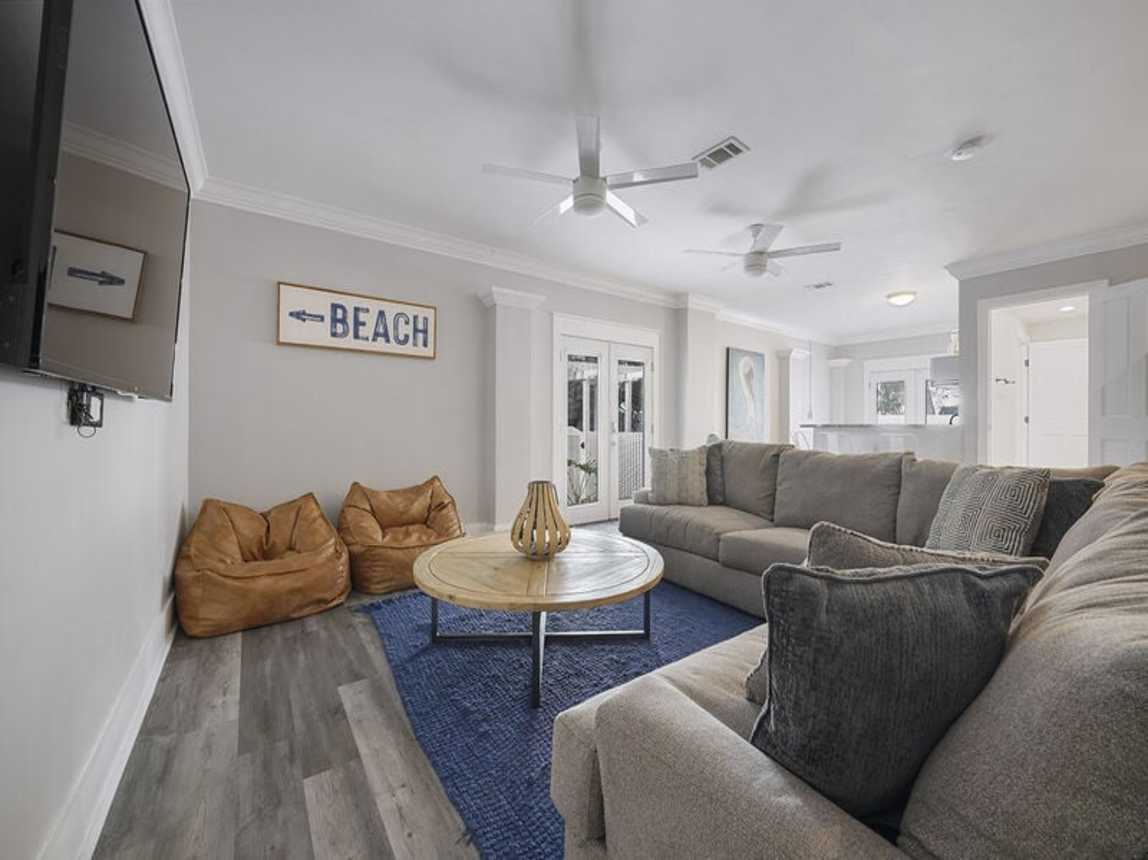 Val-Holla - Vacation Rental House with Private Pool Near Beach on Holiday Isle in Destin, Florida - Five Star Properties Destin/30A