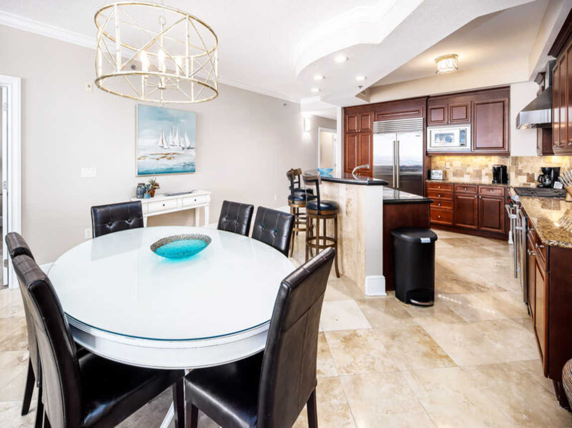 Dining Area - 
Bella Riva Resort, Okaloosa Island Fort Walton Beach Florida Vacation Rentals