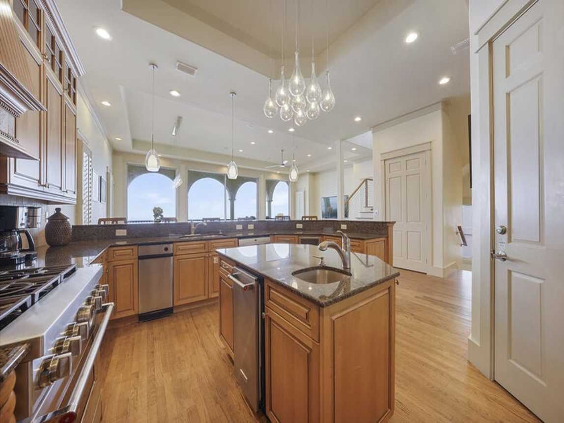 Le Bon Vivant - Beachfront 30A Vacation Rental House with Elevator and Community Pool in Vizcaya - Five Star Properties Destin/30A