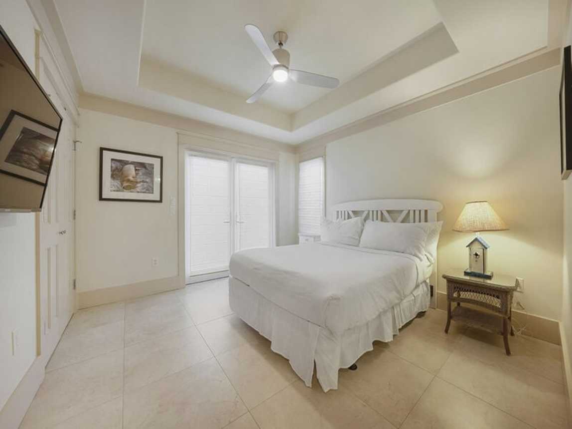 Le Bon Vivant - Beachfront 30A Vacation Rental House with Elevator and Community Pool in Vizcaya - Five Star Properties Destin/30A