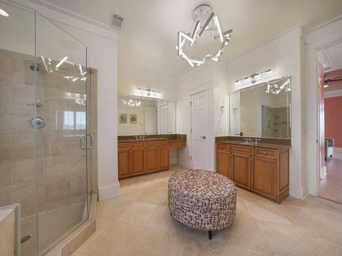 Le Bon Vivant - Beachfront 30A Vacation Rental House with Elevator and Community Pool in Vizcaya - Five Star Properties Destin/30A