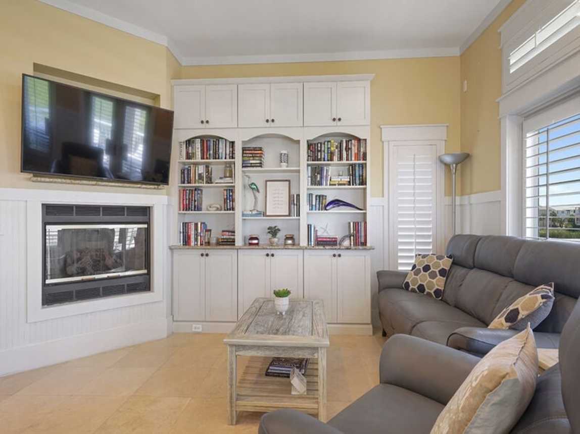 Isle of Skye - Waterfront Vacation Rental Home with Community Pool and Beach View on Holiday Isle Destin, Florida - Five Star Properties Destin/30A