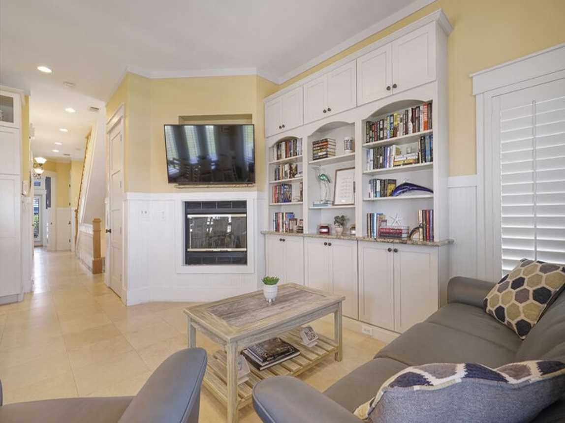 Isle of Skye - Waterfront Vacation Rental Home with Community Pool and Beach View on Holiday Isle Destin, Florida - Five Star Properties Destin/30A