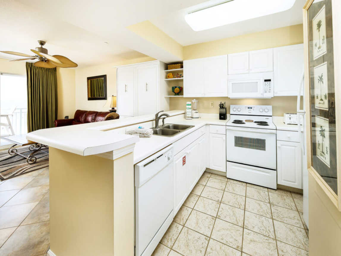 Kitchen, Pelican Isle Resort Okaloosa Island