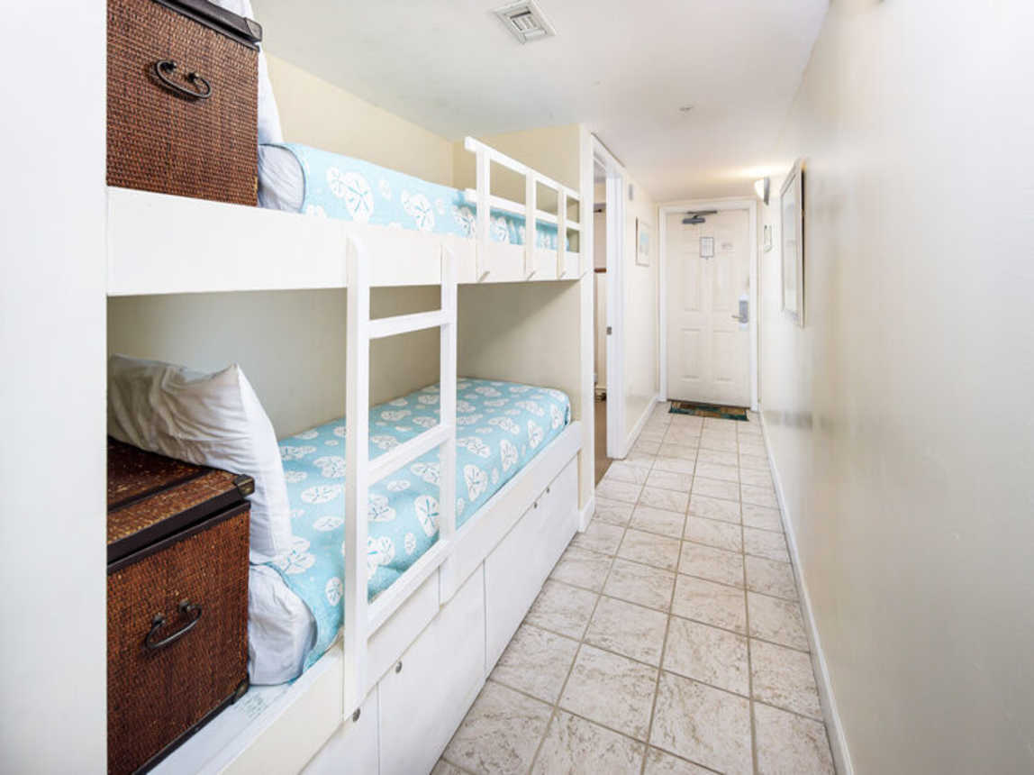 Hallway Bunks, Pelican Isle Resort Okaloosa Island