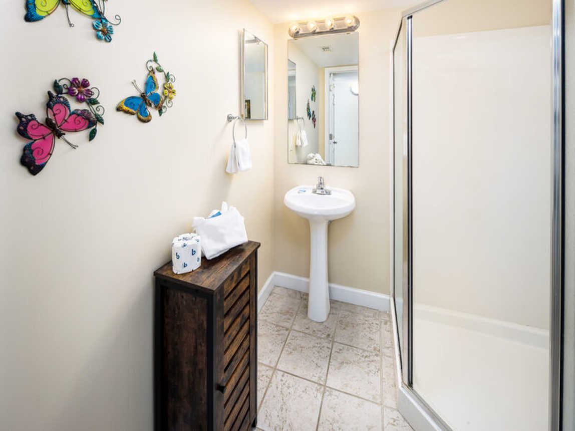 Hallway Bathroom, Pelican Isle Resort Okaloosa Island