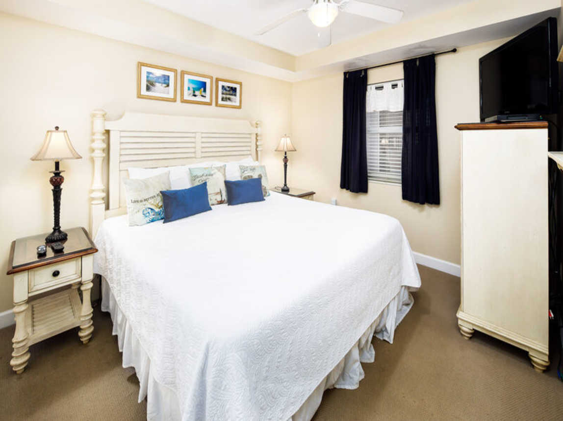Master Bedroom, Pelican Isle Resort Okaloosa Island