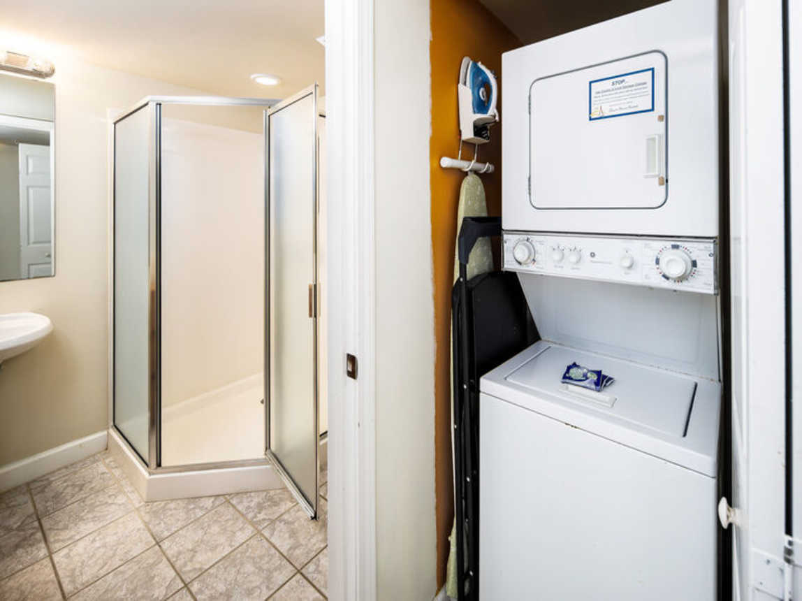 Private Laundry Center, Pelican Isle 305 Fort Walton Beach Okaloosa Island Vacation Rentals
