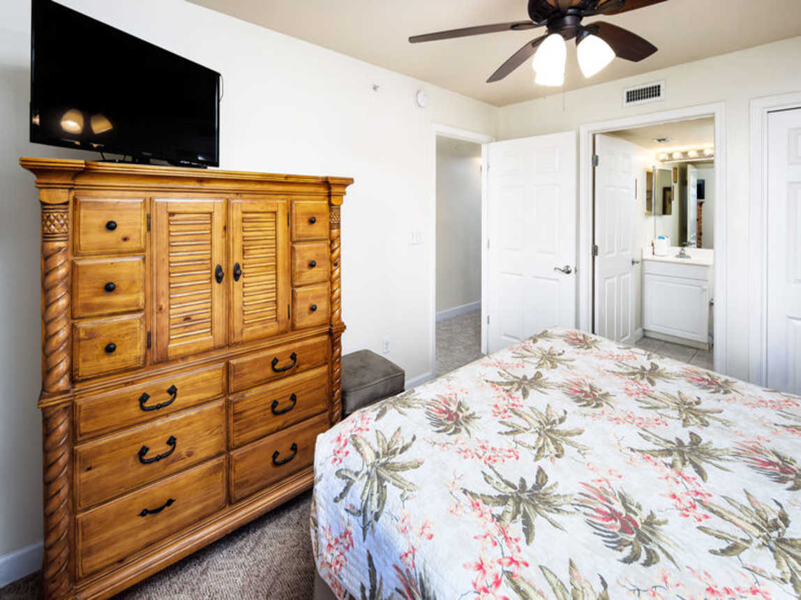 Master Bedroom, Pelican Isle 305 Fort Walton Beach Okaloosa Island Vacation Rentals