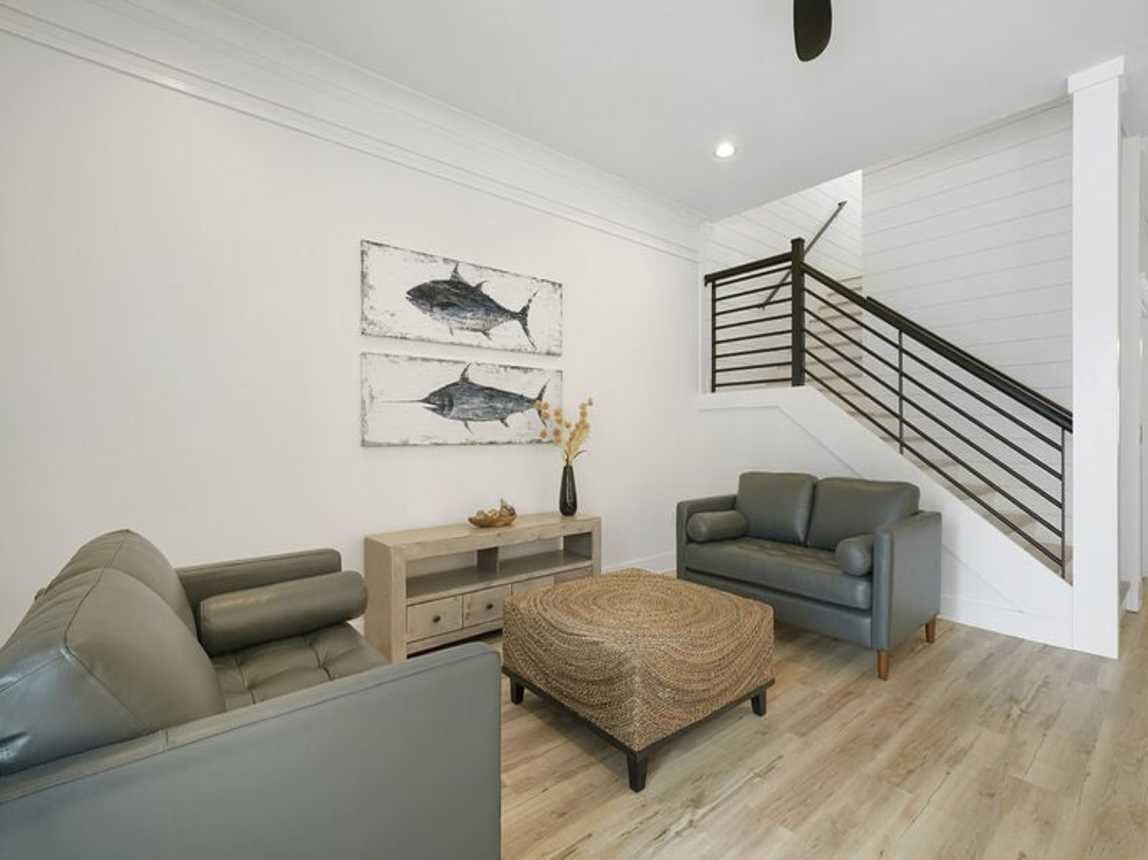 Deja Blue - Extravagant Vacation Beach House with Private Pool with Swim Up Bar, Putting Green, Sand Volleyball, and Rooftop Grill in Blue Mountain Beach, Florida - Five Star Properties Destin/30A