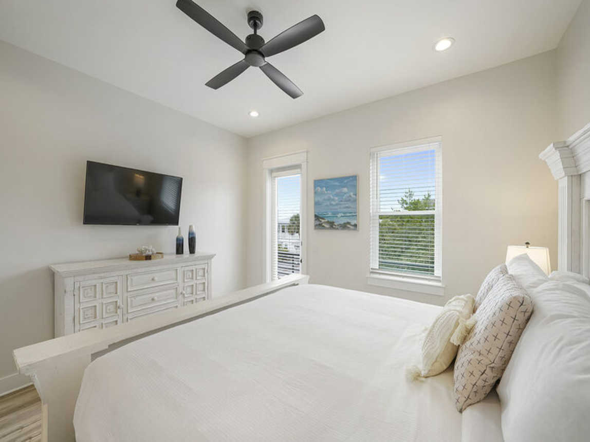 Deja Blue - Extravagant Vacation Beach House with Private Pool with Swim Up Bar, Putting Green, Sand Volleyball, and Rooftop Grill in Blue Mountain Beach, Florida - Five Star Properties Destin/30A