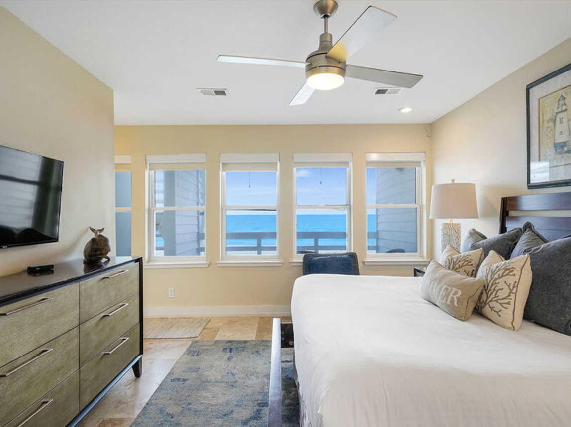 Bogey's Beach House - Beachfront Vacation Rental Condo in Miramar Beach