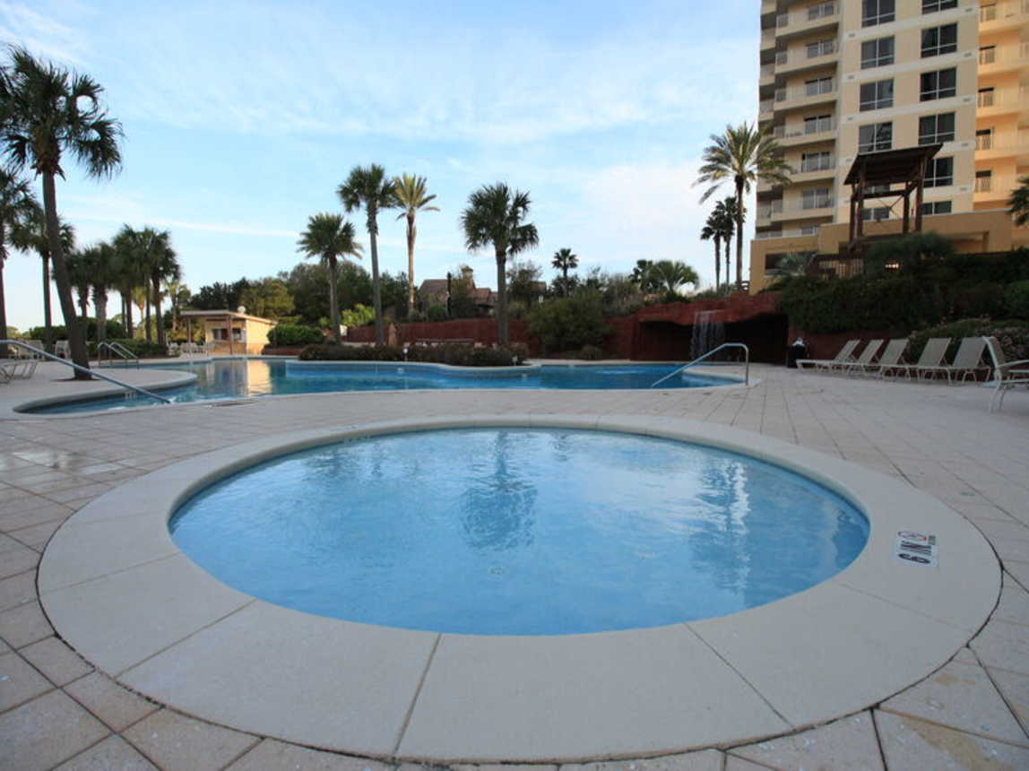 Separate kiddie pool at Luau