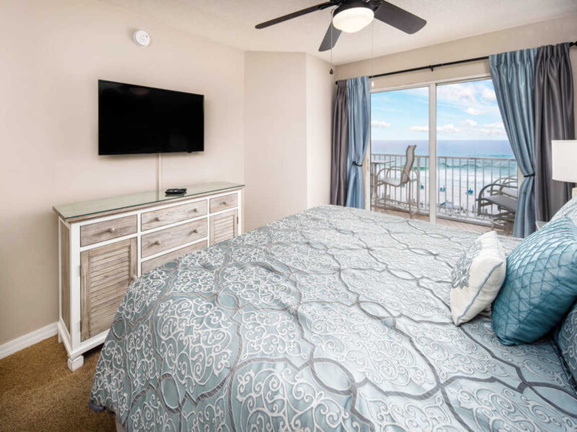 Master Bedroom with walk in closet - 
Gulf Dunes 413 Fort Walton Beach Okaloosa Island Vacation Rentals