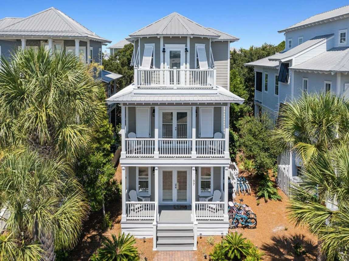 Southern Charm - Luxury Vacation Rental House on 30A with a Balcony Deck and Community Pool - Bliss Beach Rentals