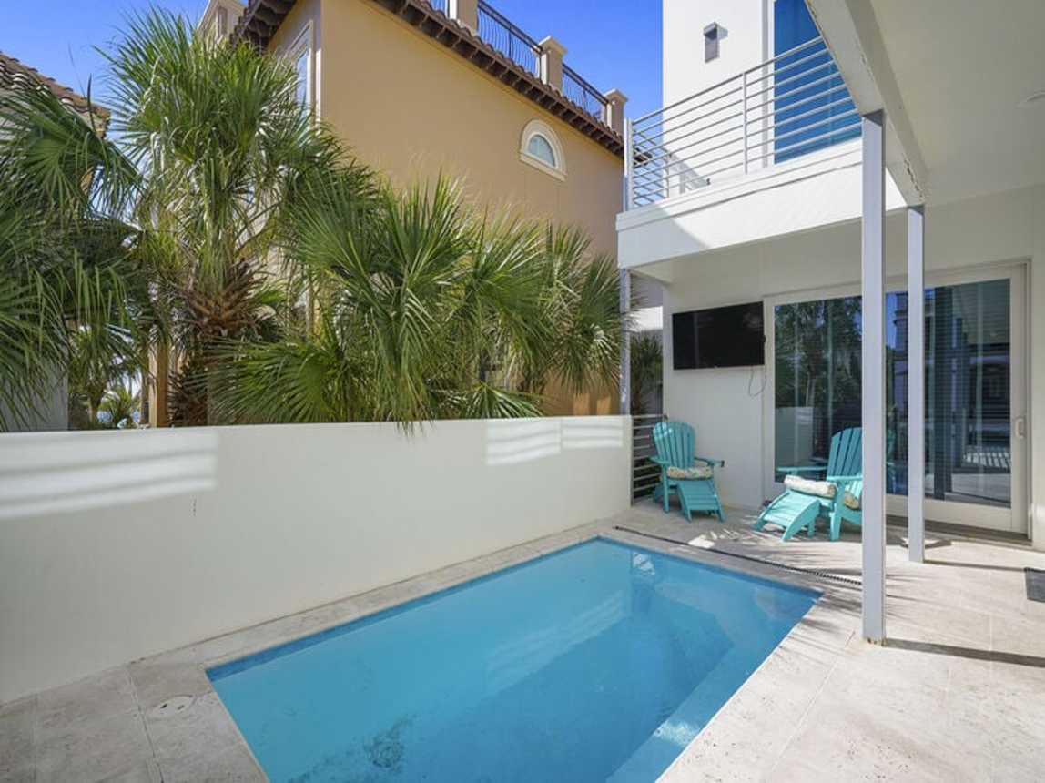 White Sands - Destiny by the Sea Luxury Vacation Rental Beach House with Private Pool, Rooftop Deck, and Game Room in Gated Community Destin, Florida - Five Star Properties Destin/30A