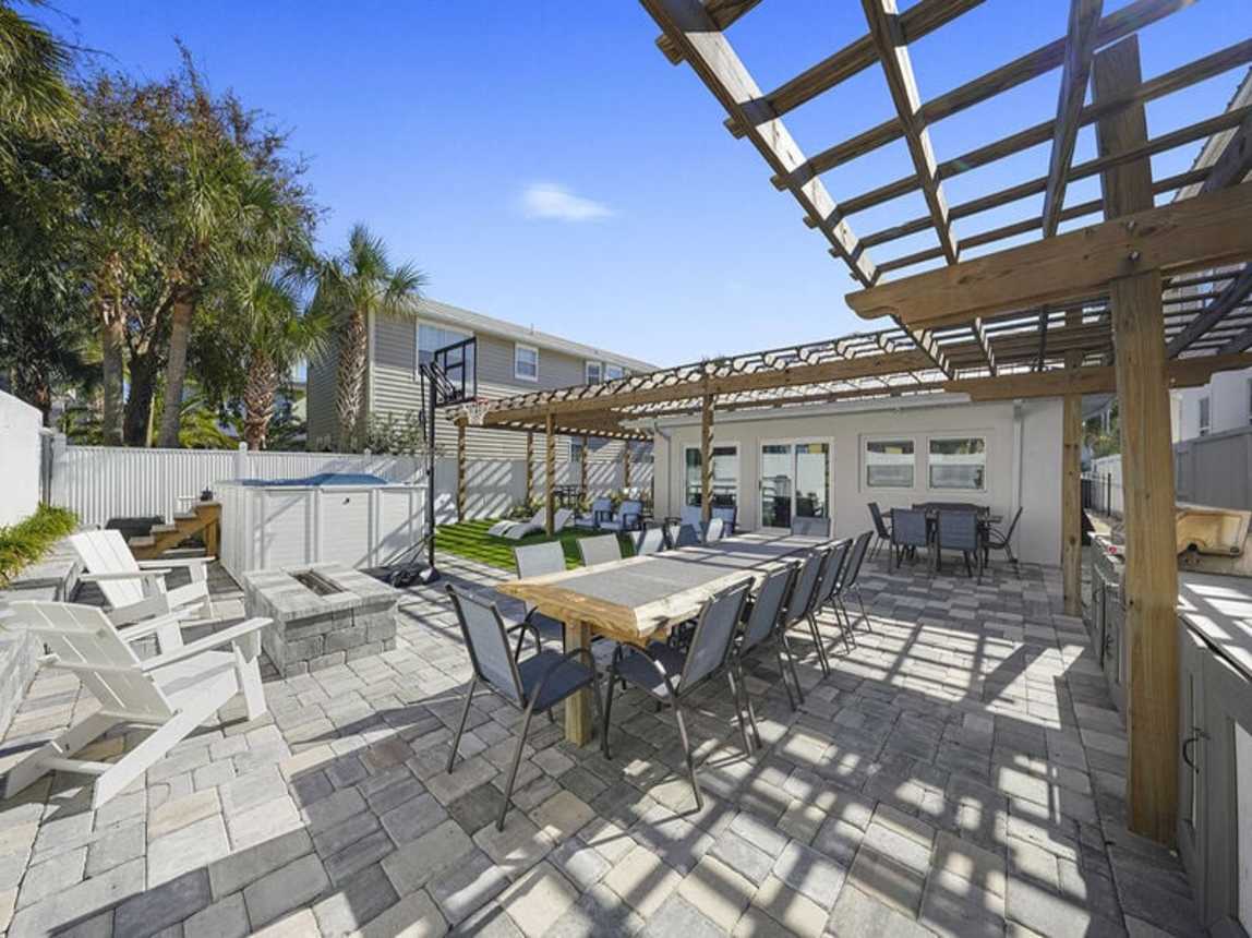 A Wave From It All - Adorable Vacation Rental Beach House with Amazing Backyard Area and Jetted Spa Tub in Miramar Beach, Florida - Bliss Beach Rentals Destin/30A