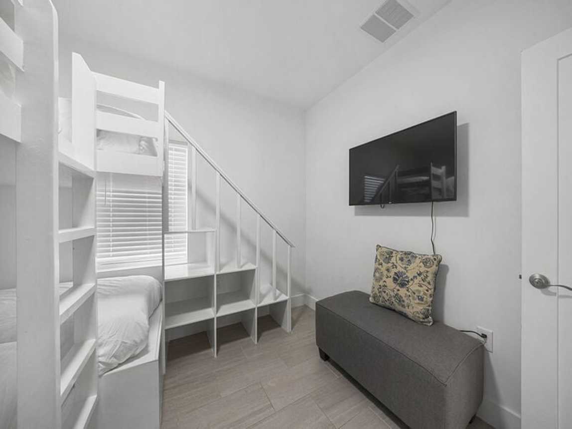 A Wave From It All - Adorable Vacation Rental Beach House with Amazing Backyard Area and Jetted Spa Tub in Miramar Beach, Florida - Bliss Beach Rentals Destin/30A