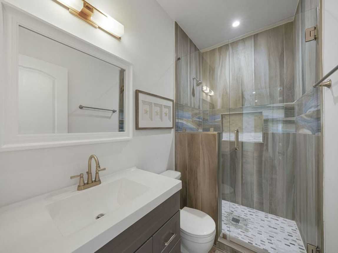 A Wave From It All - Adorable Vacation Rental Beach House with Amazing Backyard Area and Jetted Spa Tub in Miramar Beach, Florida - Bliss Beach Rentals Destin/30A